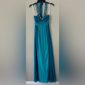 Beautiful evening gown/Prom dress. Turquoise/aqua halter